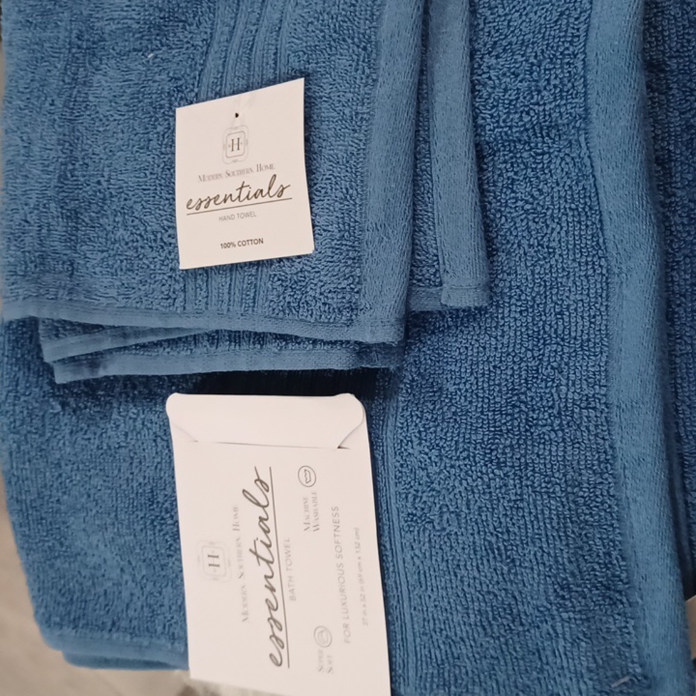 Essentials Hand & bath towel set - Picture 2 of 2